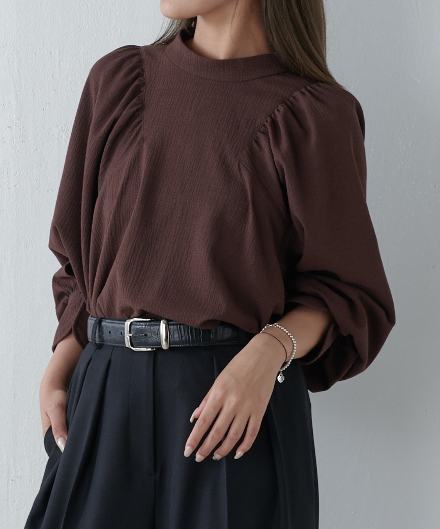 BRW | 【Lui's】スタンド衿ボリュームブラウス | PAL GROUP OUTLET