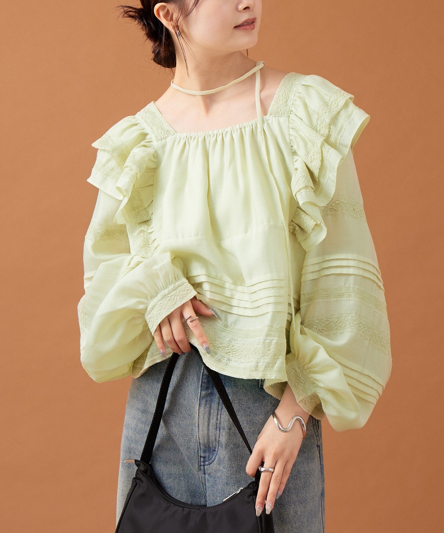 YEL | 【mystic】ショルダーフリルブラウス | PAL GROUP OUTLET