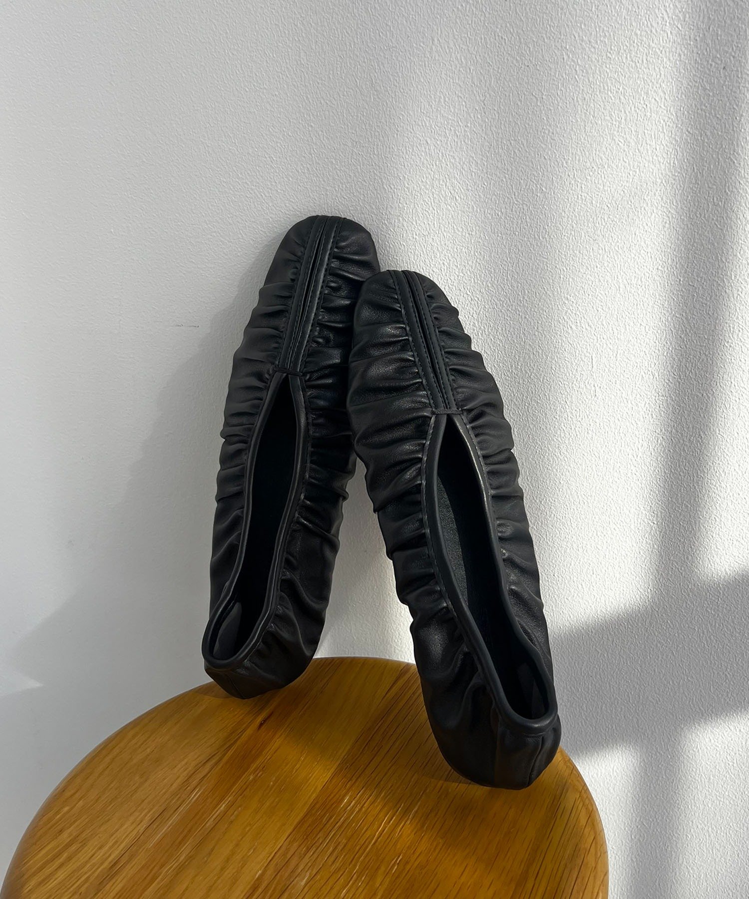 CAPRICIEUX LE'MAGE】ギャザーソフトフラットシューズ - Stock Finder