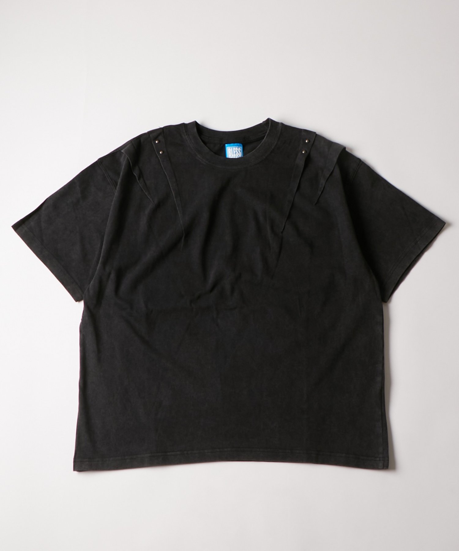 BLK | 【WHO'S WHO gallery】BLESSYOUスタッズデザインTEE | PAL GROUP OUTLET