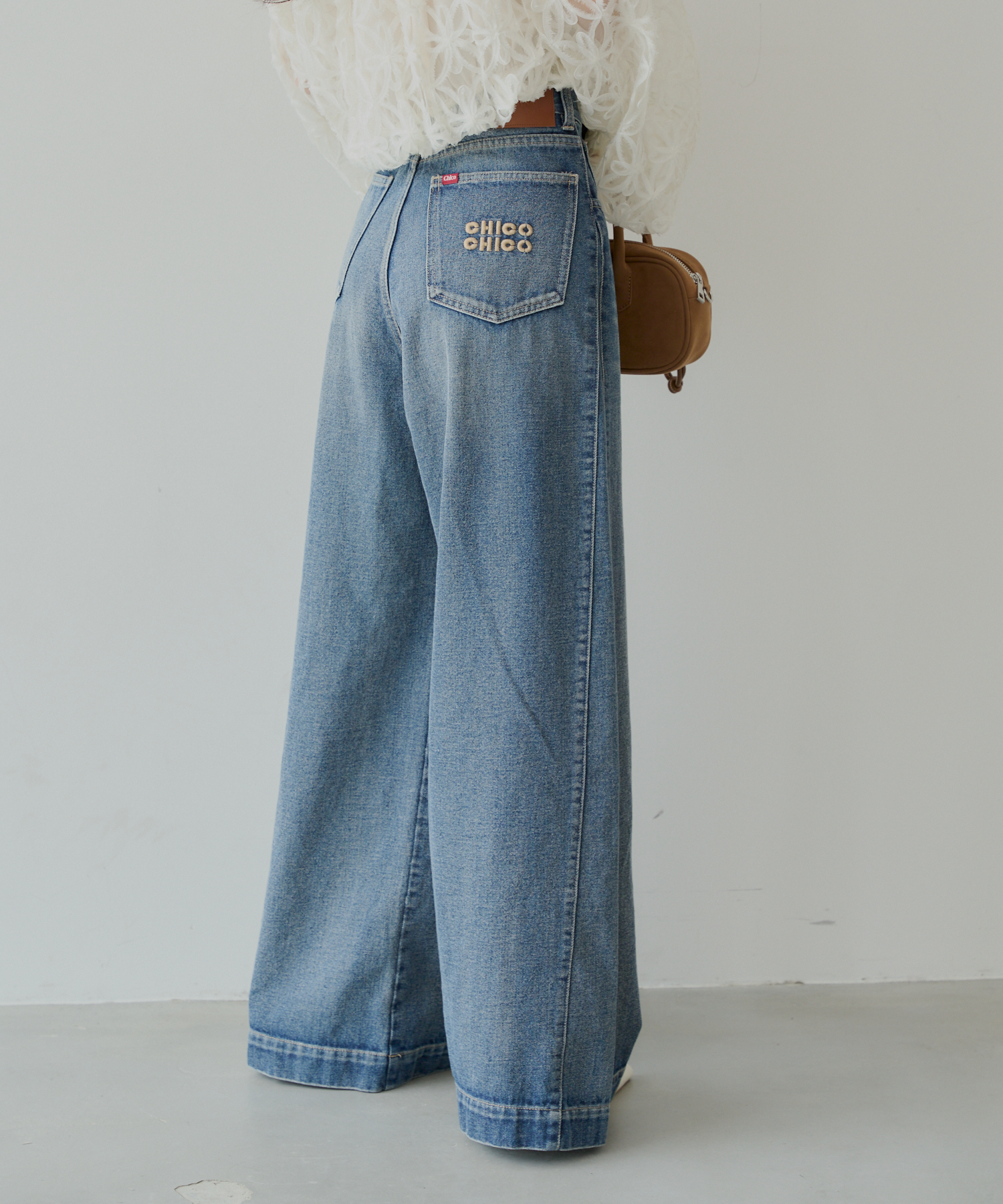 chico出品. Chico】2wayベロア刺繍トップス | OUTLET(アウトレット